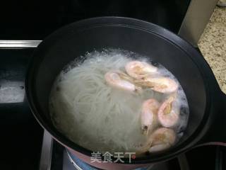 Beef Noodles with Seafood and Sauerkraut recipe