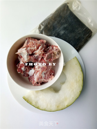 Winter Melon Seaweed Pork Bone Soup recipe