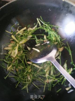 Stir-fried Sesame Pea Sprouts with Shredded Ginger recipe