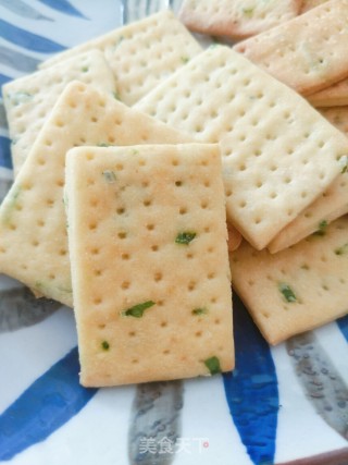 Scallion Soda Crackers recipe