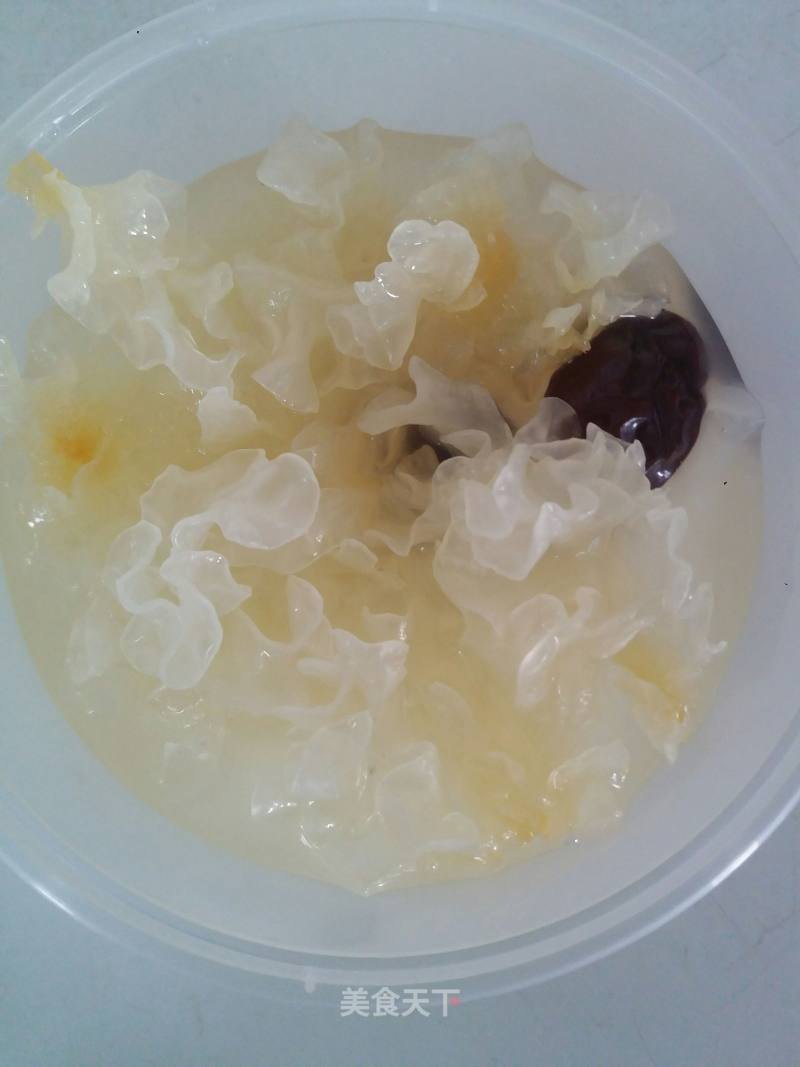 Tremella and Red Date Soup recipe
