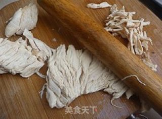 Ginger-flavored Bamboo Shoots Mixed with Shredded Chicken recipe