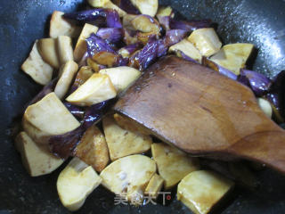 Stir-fried Small Vegetarian Chicken with Eggplant recipe
