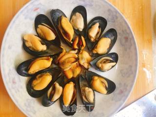 Mussels with Scallion Oil recipe