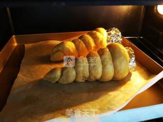 #aca烤明星大赛#carrots and Soy Milk Hot Dog Bread recipe