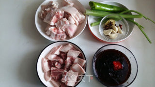 Braised Pork Trotters and Plum Meat in Sauce recipe