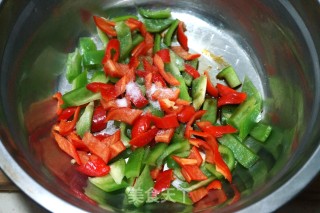 [beijing] Pork Knuckles Mixed with Green and Red Pepper recipe
