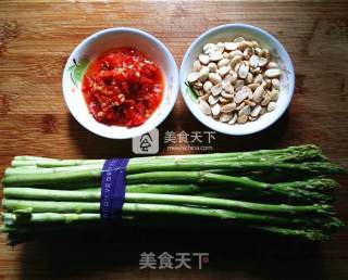 Asparagus with Pickled Pepper and Peanut recipe