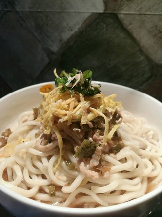 Spicy Mustard Pork Noodles recipe