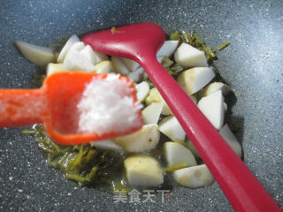 Fried Taro with Pickled Vegetables recipe