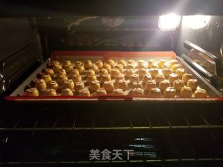 Salted Egg Yolk Almond Crisp recipe