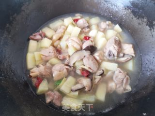 Stewed Chicken with Mushrooms and Potatoes recipe