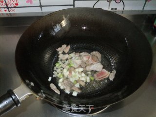 Stir-fried Pork with Lettuce recipe