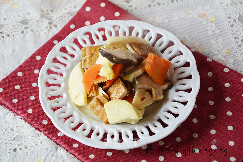 Stir-fried Bean Curd with Winter Bamboo Shoots recipe