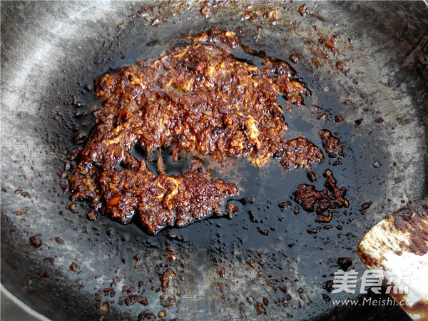 Fried Noodles with Hot Pepper and Egg recipe