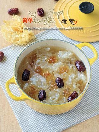 Stewed Tremella with Red Dates and Peach Gum recipe