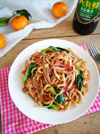 Fried Noodles with Vegetables and Pork