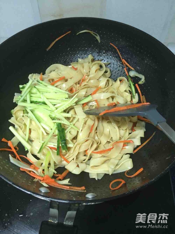 Fried Noodles with Vegetables recipe