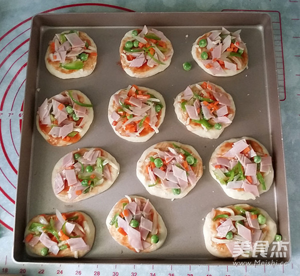 Mini Ham Pizza recipe