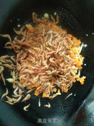Fried Dried Small River Prawns with Carrots recipe
