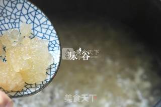 Gorgon, Barley, White Fungus Soup recipe