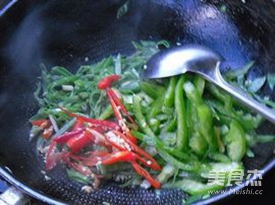 Stir-fried Lentils with Green and Red Peppers recipe