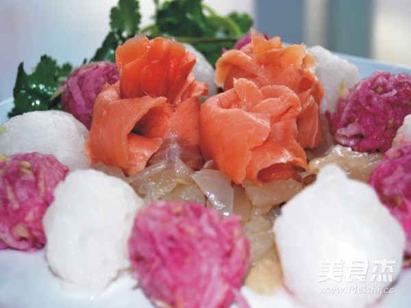 Salmon and Carrot with Jellyfish recipe