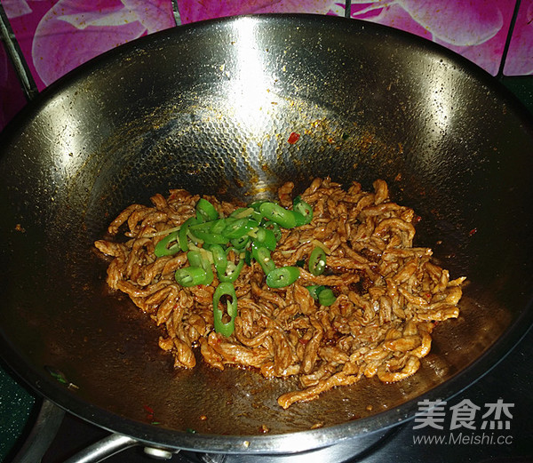 Stir-fried Beef Shredded in Sauce recipe