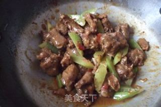 Duck with Red Oil Lettuce recipe