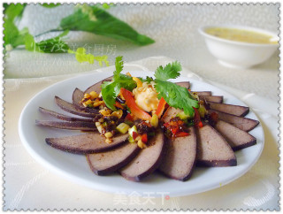 [yi Ru's Private House Refreshing Cold Dishes] Change The Taste to Eat Pork Liver---pig Liver Mixed with Spicy Sauce recipe