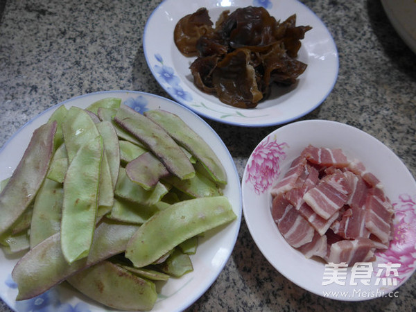 Stir-fried Lentils with Pork Belly and Fungus recipe