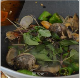 Clams with Black Soy Pepper recipe