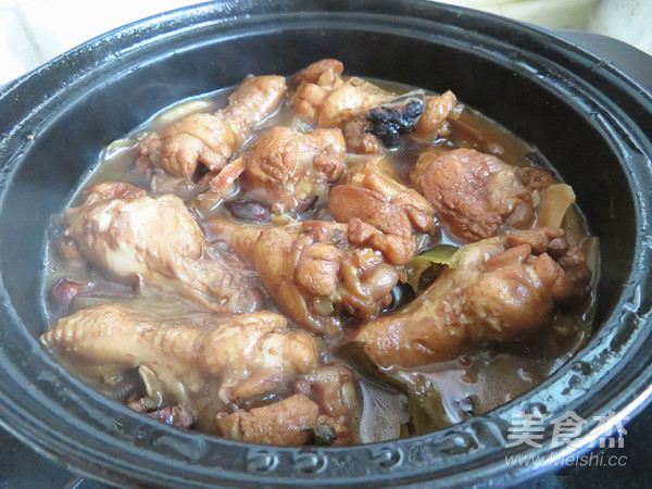 Stewed Chicken Wing Roots in Casserole recipe