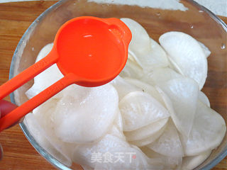 Crisp and Refreshing 【soy Pickled Radish】 recipe