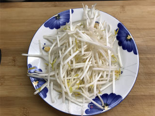 Mung Bean Sprouts Mixed with Cucumber recipe