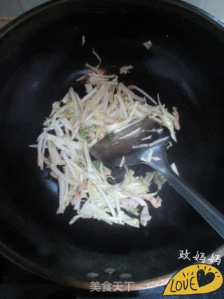 Cabbage Soy Pot Noodles recipe