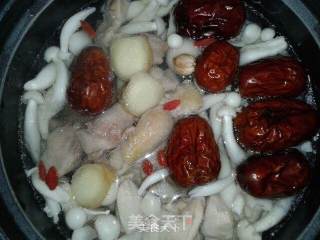 White Jade Mushroom and White Fungus Chicken Soup recipe