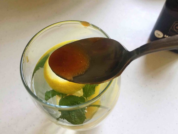 Refreshing Honey Mint Lemonade recipe