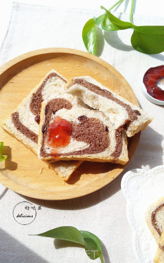 #四节 Baking Competition And是爱吃节# Whole Wheat Cocoa Two-color Toast recipe