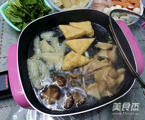 Assorted Hot Pot with Clear Soup recipe