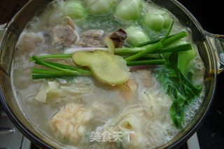 [guangdong] Chicken Drumsticks Wonton Soup Pot recipe