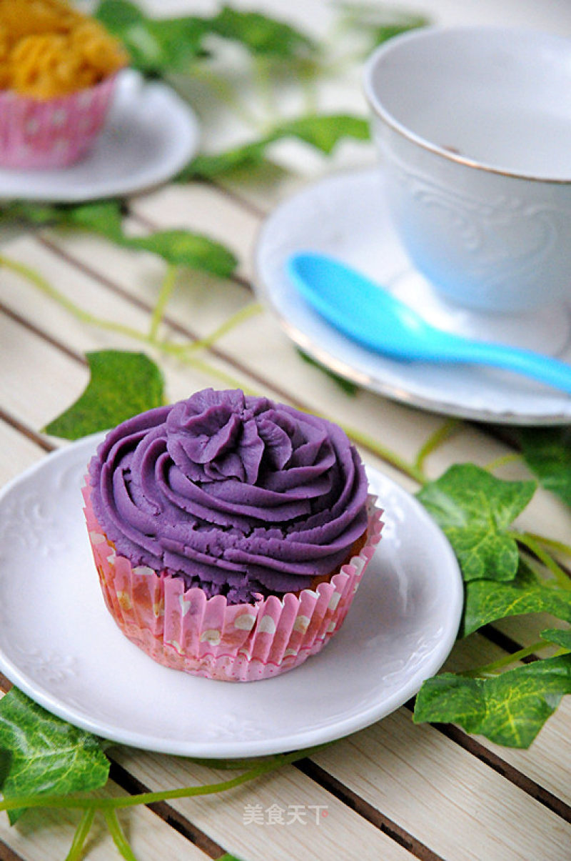 #aca烤明星大赛# Sweet Potato Paper Cup Decorating Cake——send to You Who Love Beauty recipe
