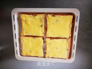 Rocky Cheese and Raisin Toast recipe