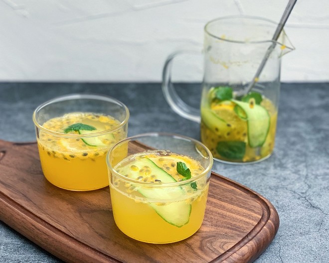 Passion Fruit Lemon Sparkling Drink recipe