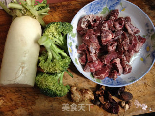 Stewed Beef Brisket with Broccoli and Radish recipe