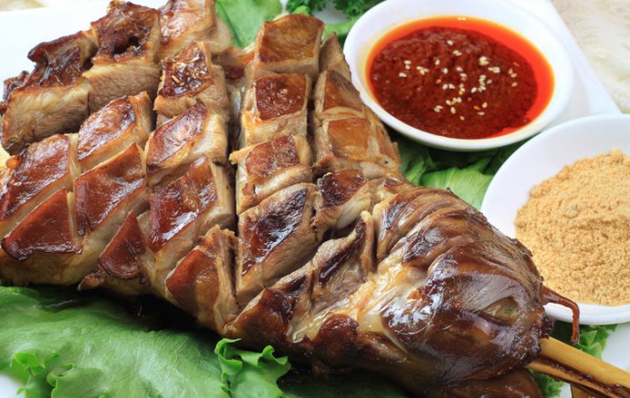 The Practice of Roasted Lamb Leg in Huixiang Qingyuan recipe