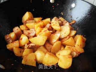 The Irritation on The Tip of The Tongue-sichuan-style Potato Braised Pork recipe