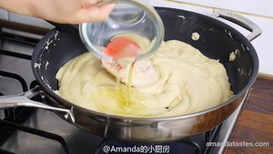 【man Food Slow Talk】egg Yolk and Lotus Paste Mooncakes recipe
