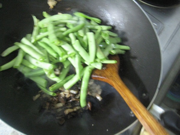 Roasted String Beans with Plum Dried Vegetables recipe