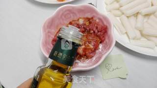 Fresh Meat and Vegetable Soup Rice Cake recipe